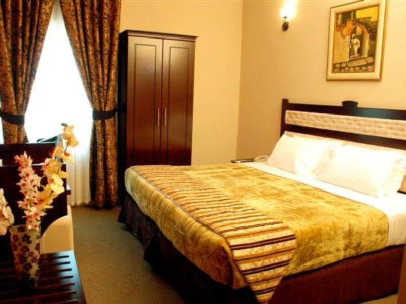 Al Bustan Tower Hotel Suites Sharjah Eksteriør bilde