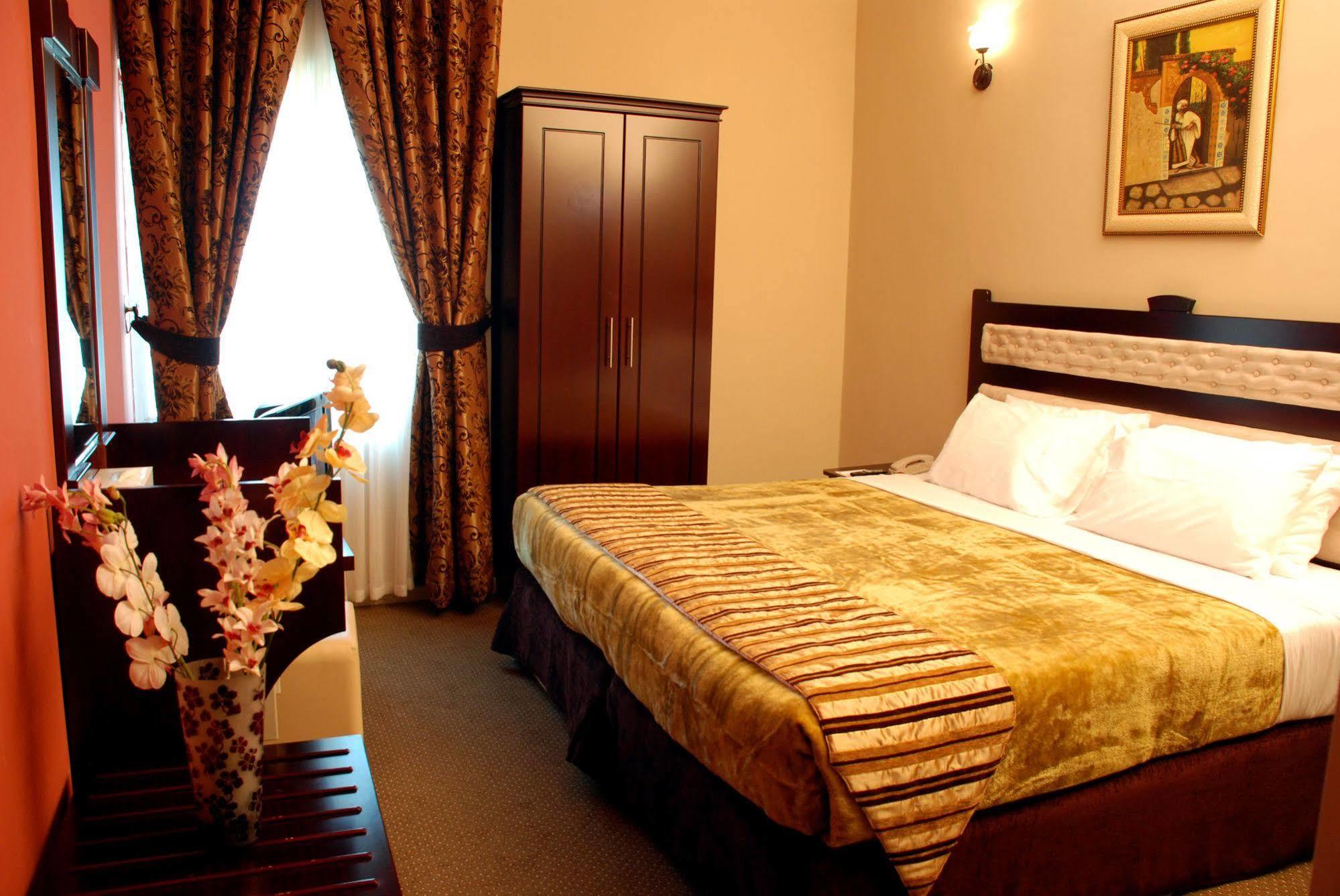 Al Bustan Tower Hotel Suites Sharjah Eksteriør bilde