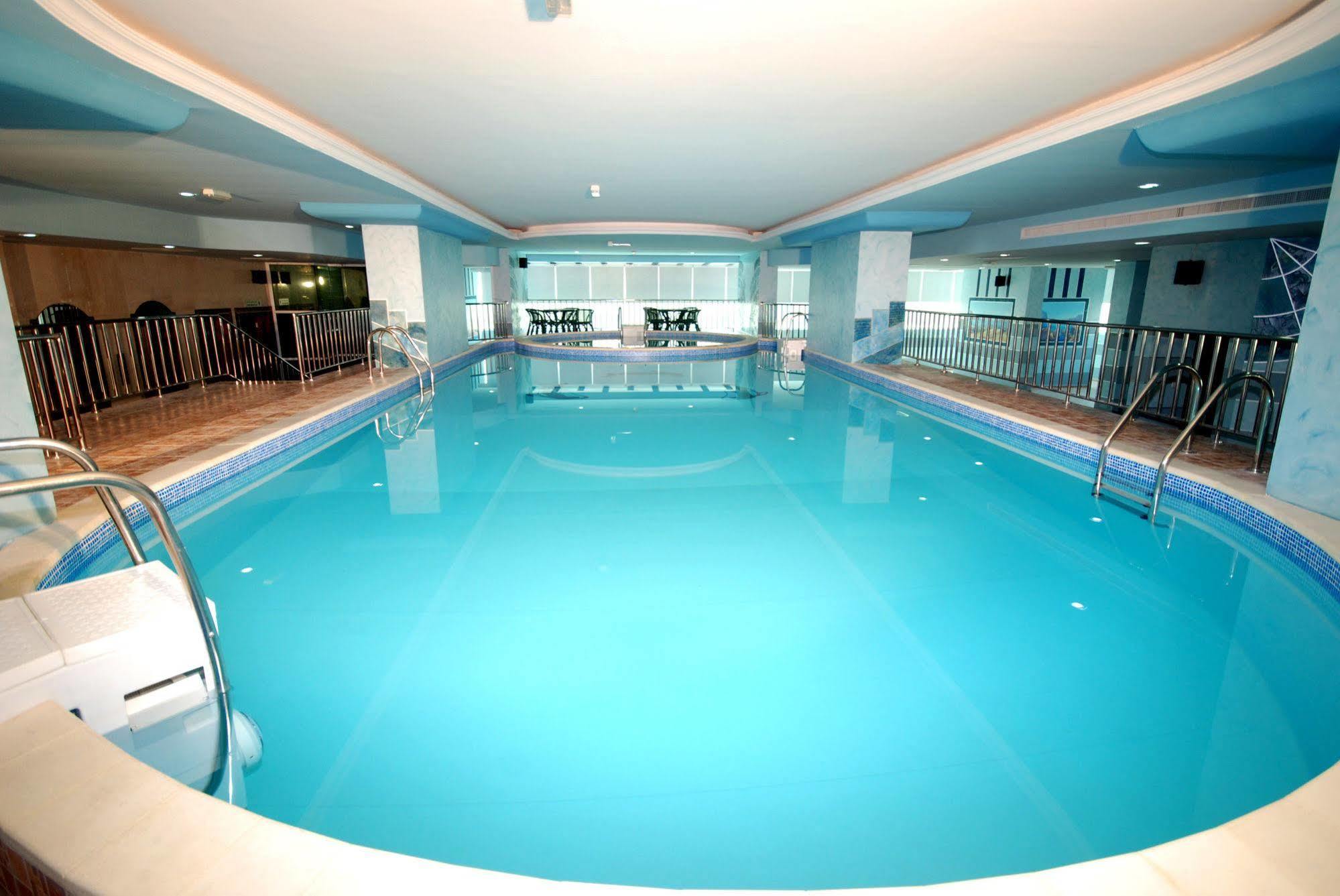 Al Bustan Tower Hotel Suites Sharjah Eksteriør bilde